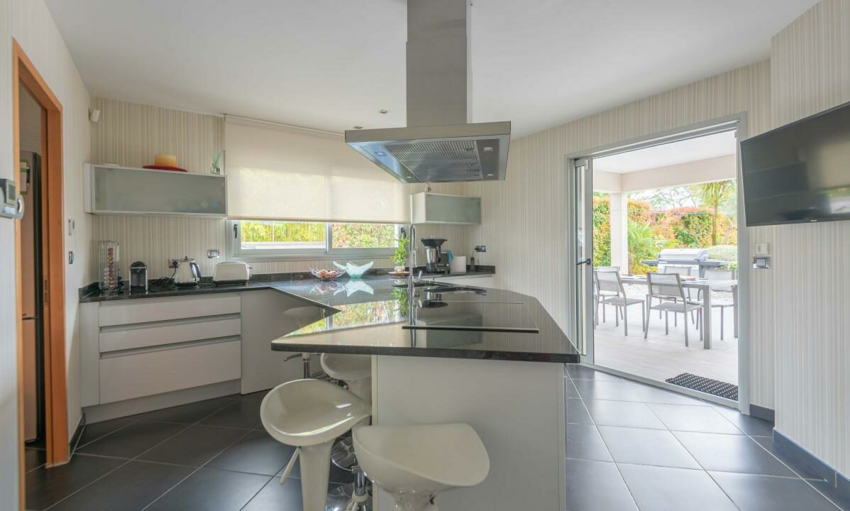 2978-27112025-234645-4