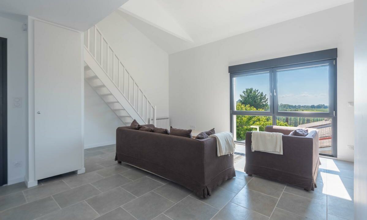 2929-11122025-231144-2