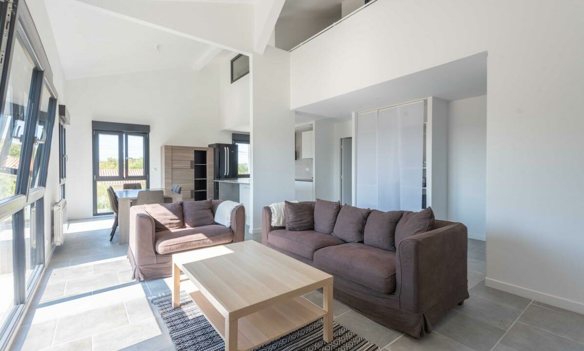 2929-11122025-231144-3