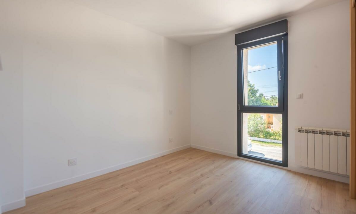 2929-11122025-231144-6