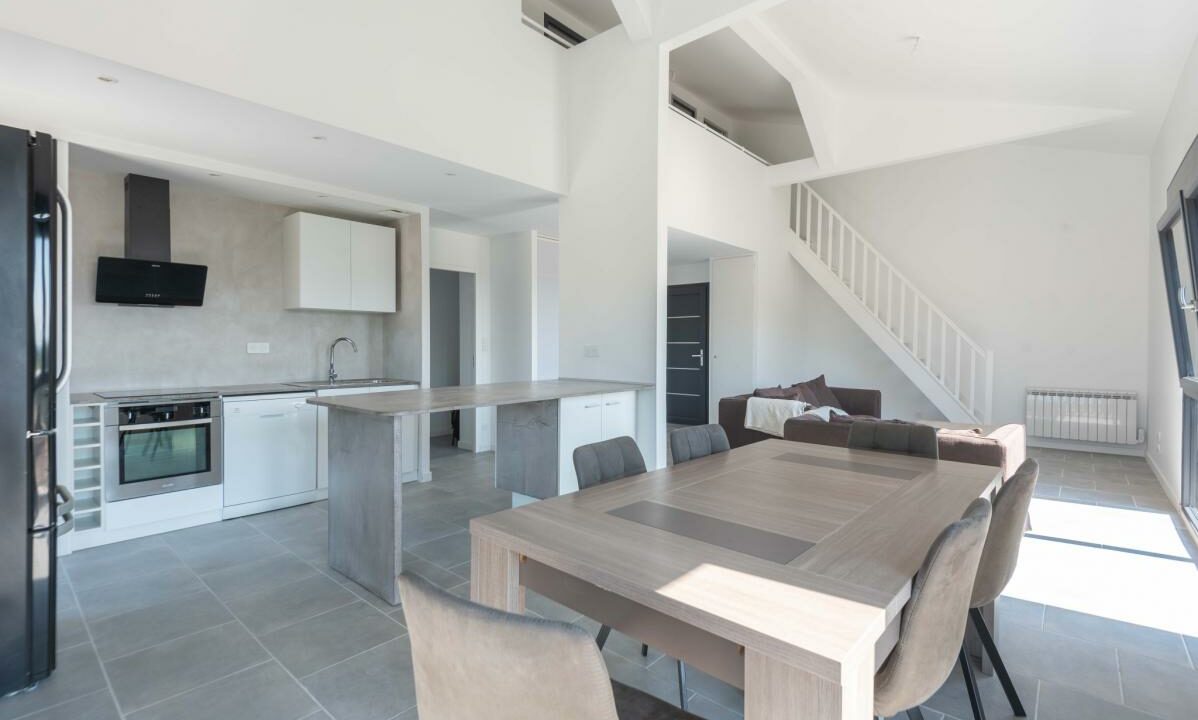 2929-11122025-231144-9