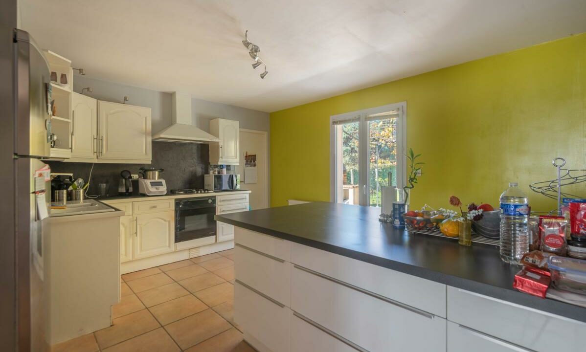 3012-02122025-183752-5