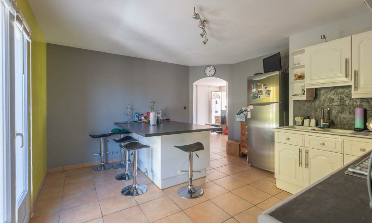 3012-02122025-183752-6