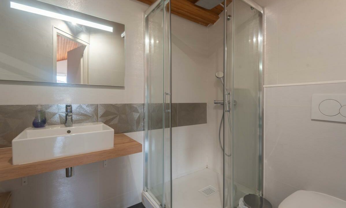 3022-02122025-183753-12