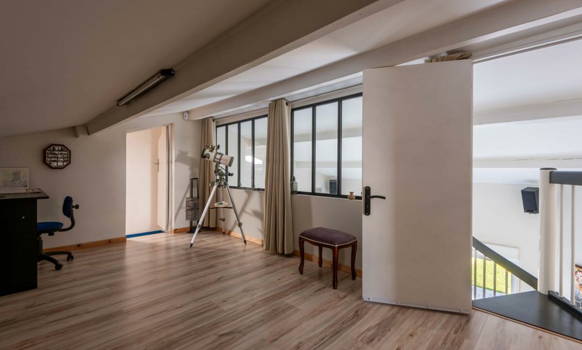 3023-03122025-195248-12